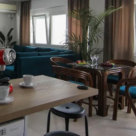 Oleander Beach House *